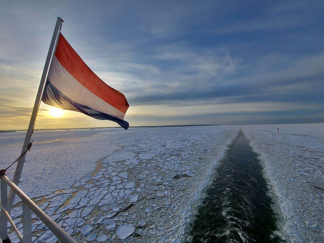 nederlandse vlag op schip