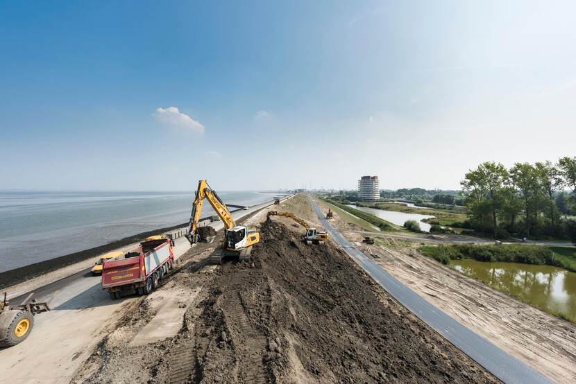 Dijk Eemshaven Delfzijl