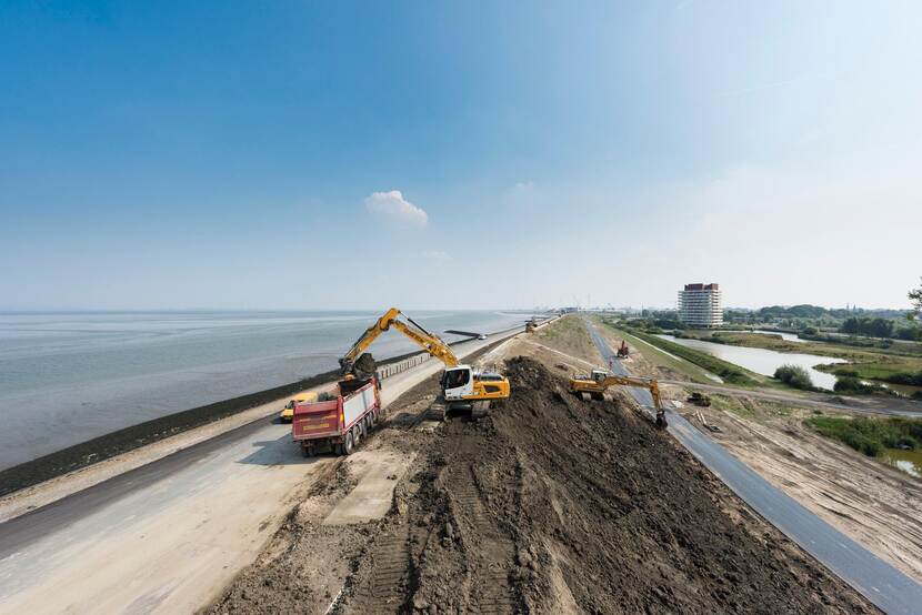 dijkversterking bij Delfzijl aan de zeedijk  (waterschap Noorderzijlvest)